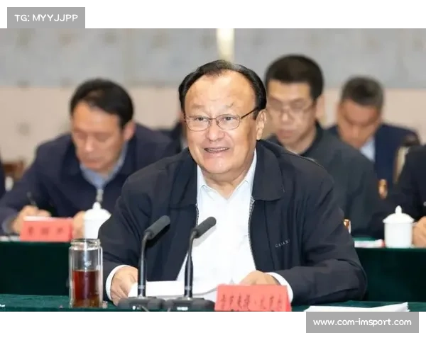 美国驻沪总领事迪小龙出席中美友谊赛推动体育外交合作新局面 美国驻沪总领事迪小龙出席中美友谊赛推动体育外交合作新局面