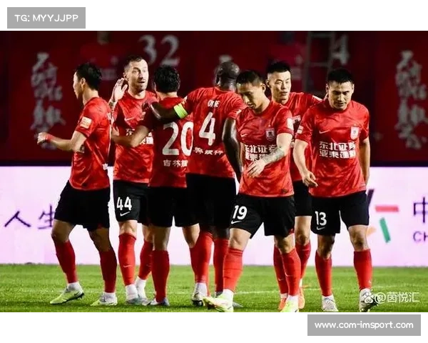 津门虎主场鏖战长春亚泰双方激烈对攻上演进球盛宴 津门虎主场鏖战长春亚泰双方激烈对攻上演进球盛宴